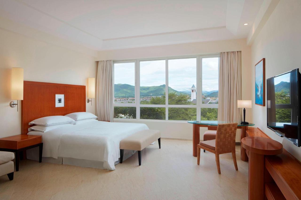 Sheraton Sanya Yalong Bay Resort Exterior photo