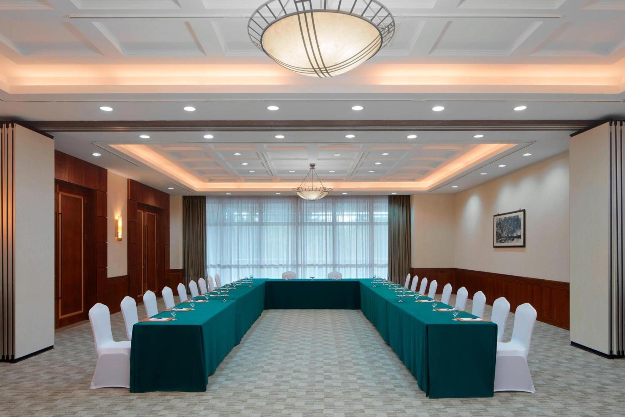 Sheraton Sanya Yalong Bay Resort Exterior photo