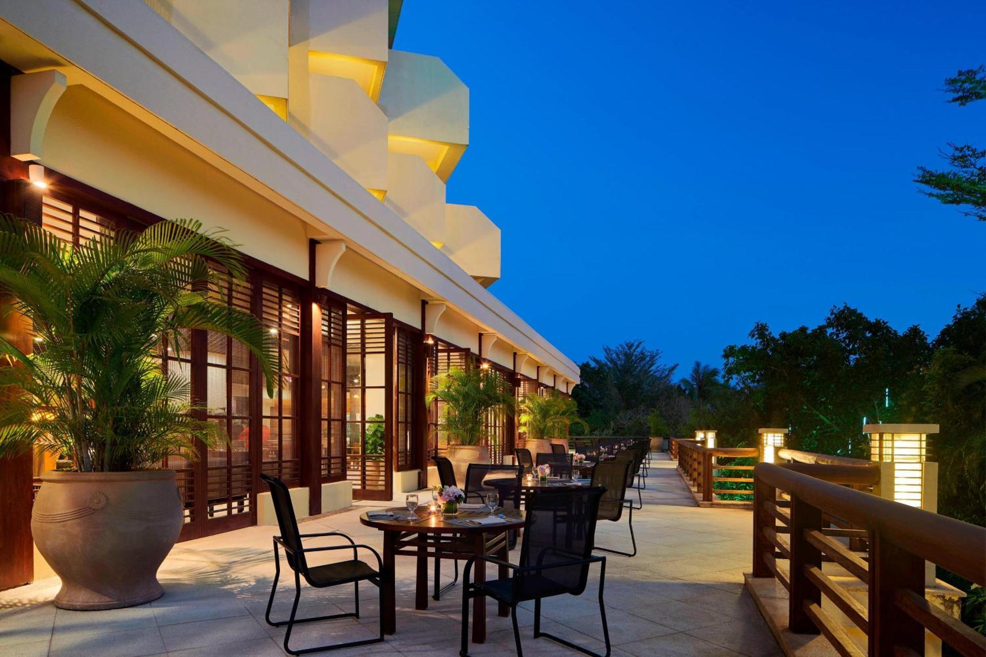 Sheraton Sanya Yalong Bay Resort Exterior photo
