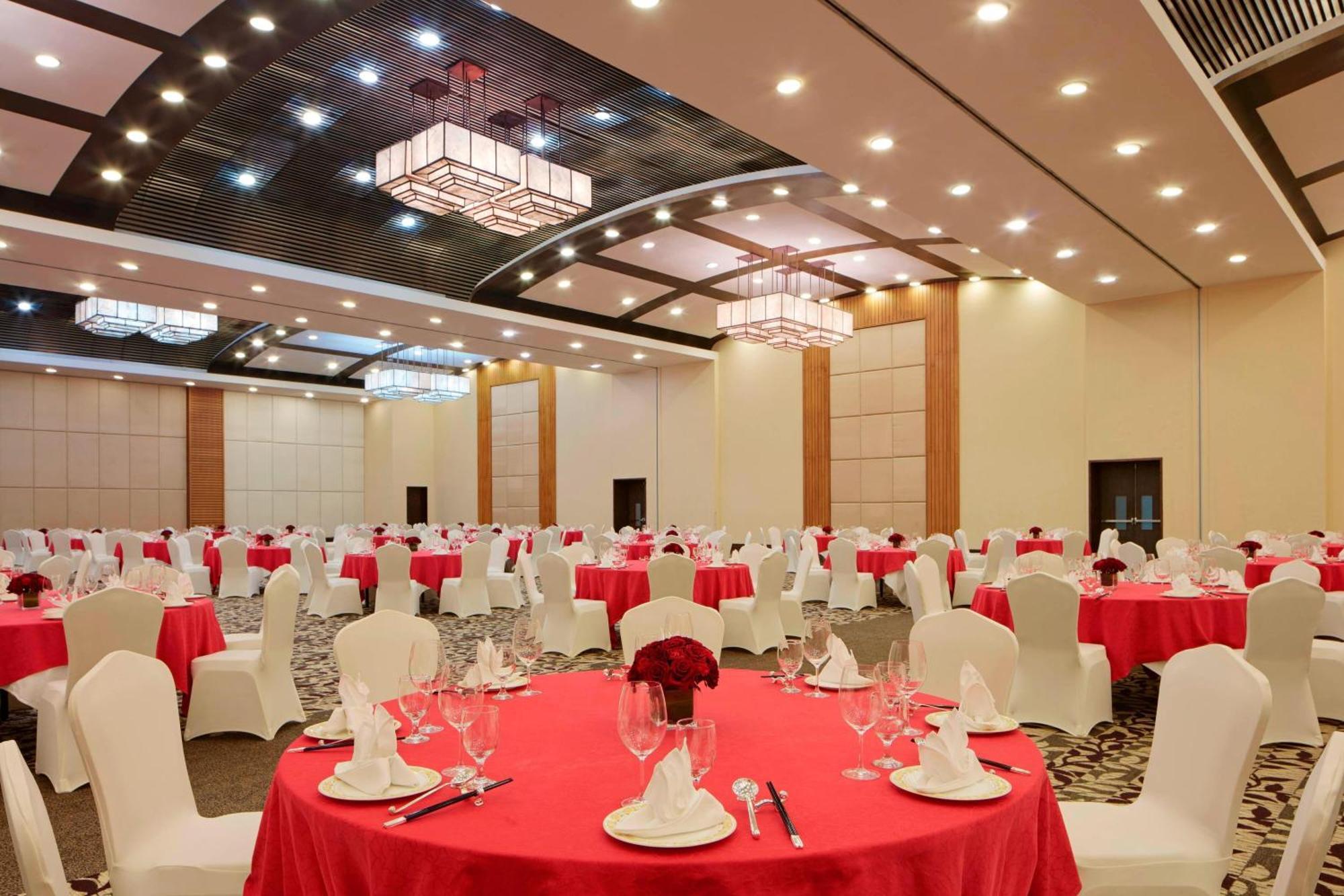 Sheraton Sanya Yalong Bay Resort Exterior photo