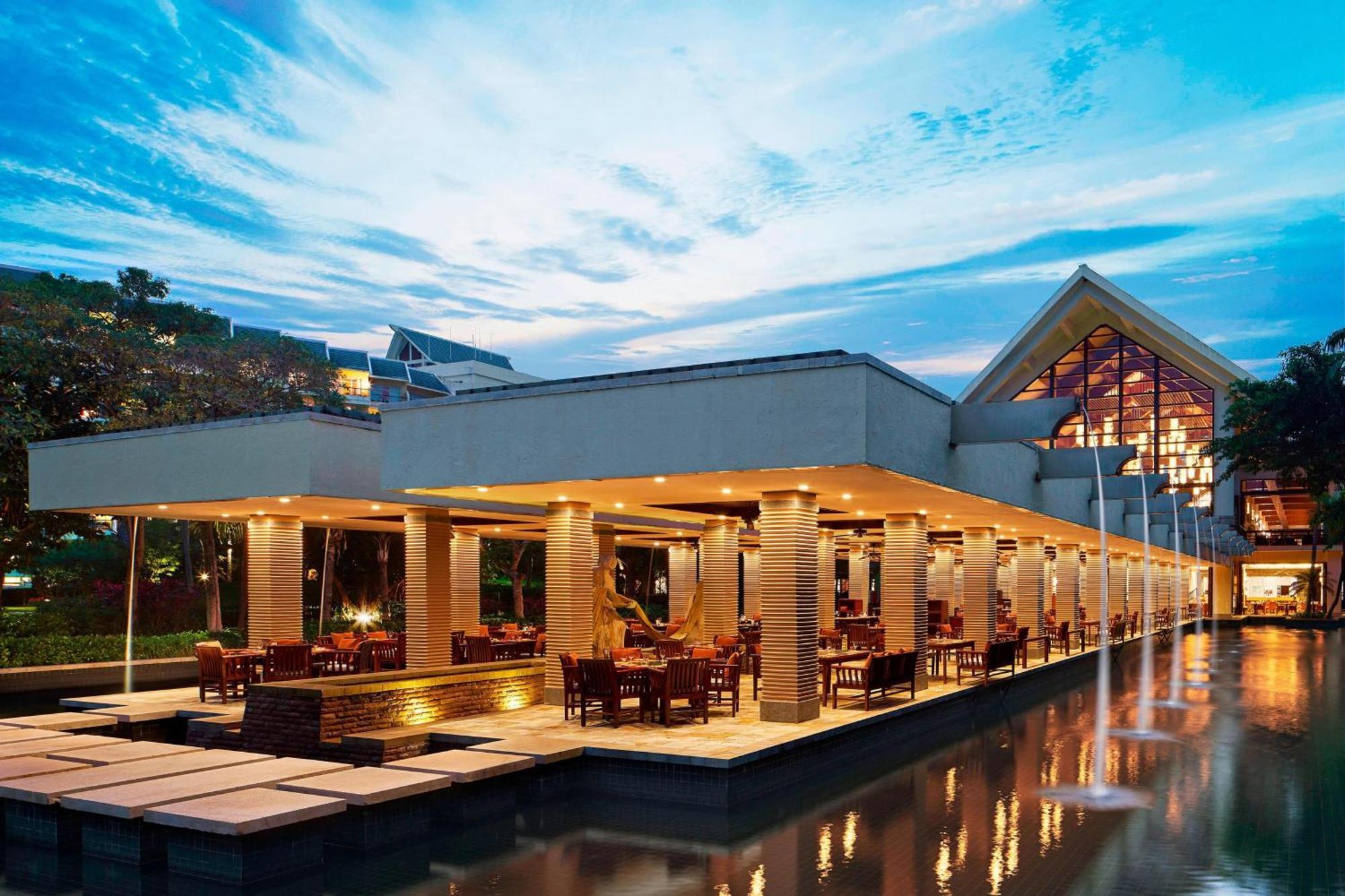 Sheraton Sanya Yalong Bay Resort Exterior photo