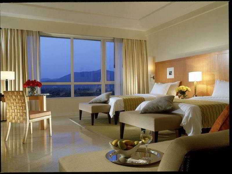 Sheraton Sanya Yalong Bay Resort Exterior photo
